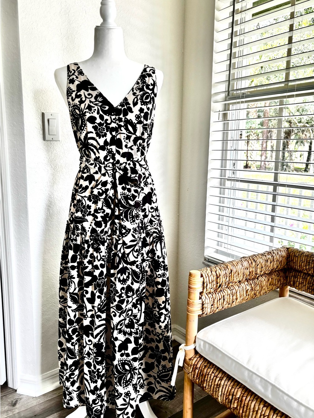 Ann Taylor Black and Cream Floral V-Neck Maxi Dress